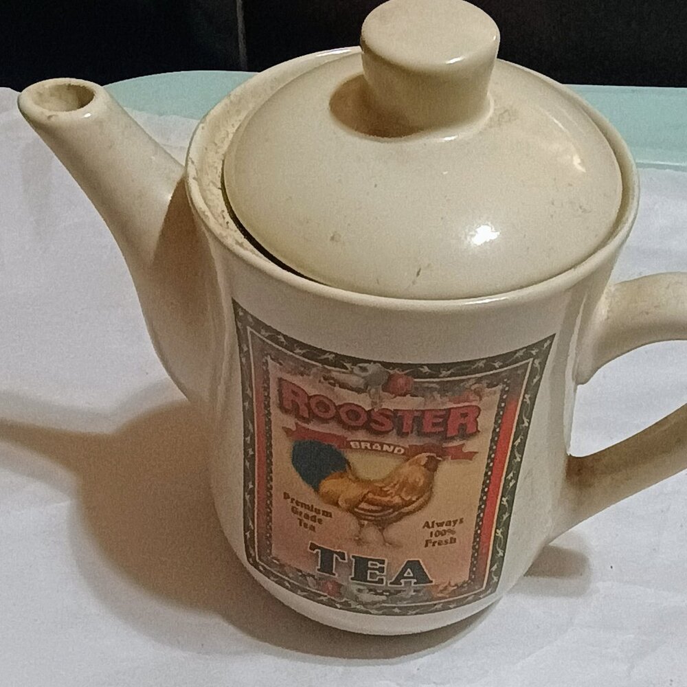 Rooster Tea pot with lid